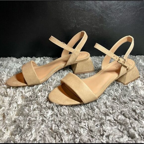 NIB Sam Edelman Irina Heels - Picture 3 of 9